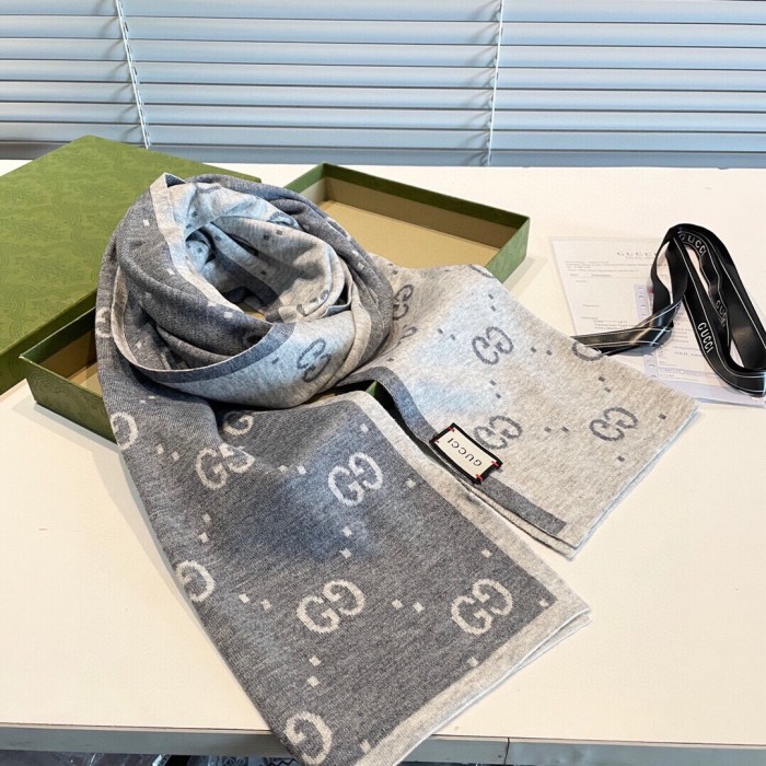 Streetwear Scarf GUCCI 325606 SIZE:32*180cm