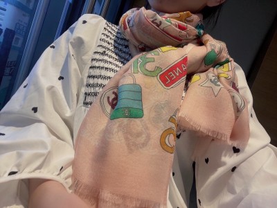 Streetwear Scarf CHANEL 325647 size：100*200cm