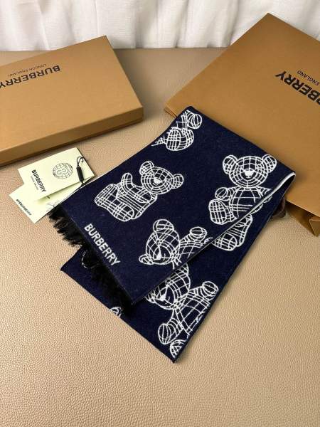 Streetwear Scarf BURBERRY 325645 size：127cm