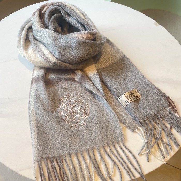 Streetwear Scarf Hermes   325597 size：30*180cm