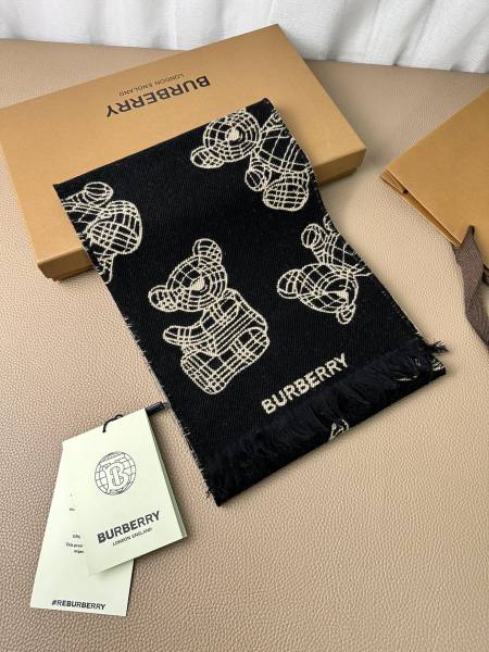 Streetwear Scarf BURBERRY 325644 size：127cm