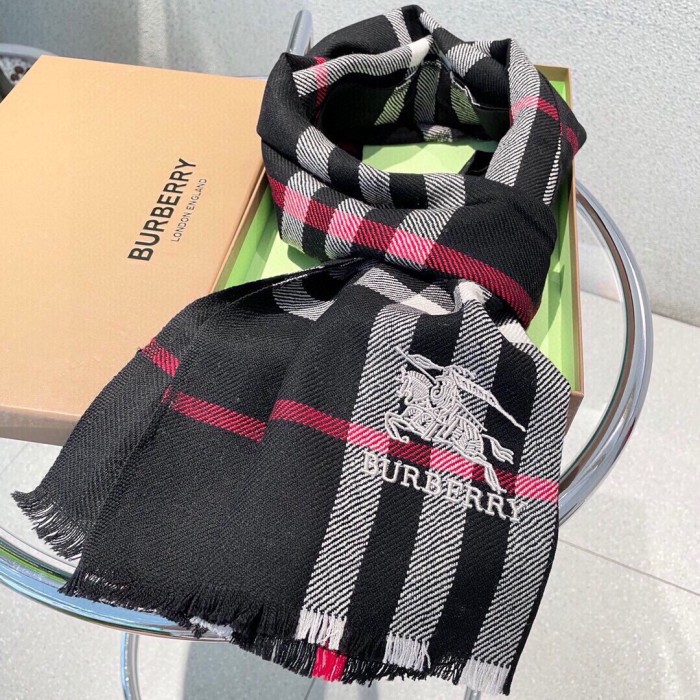 Streetwear Scarf BURBERRY 325620 size：180*32cm
