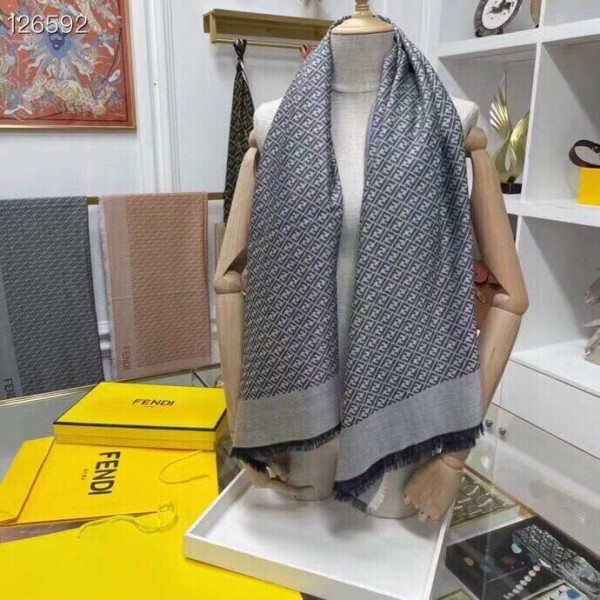 Streetwear Scarf FENDI 325594 SIZE:140x140cm 