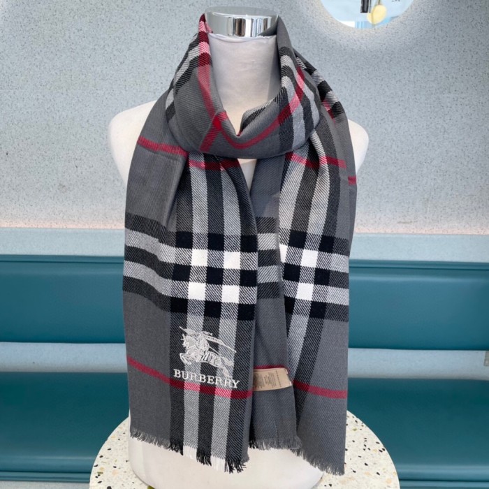 Streetwear Scarf BURBERRY 325622 size：32x180CM