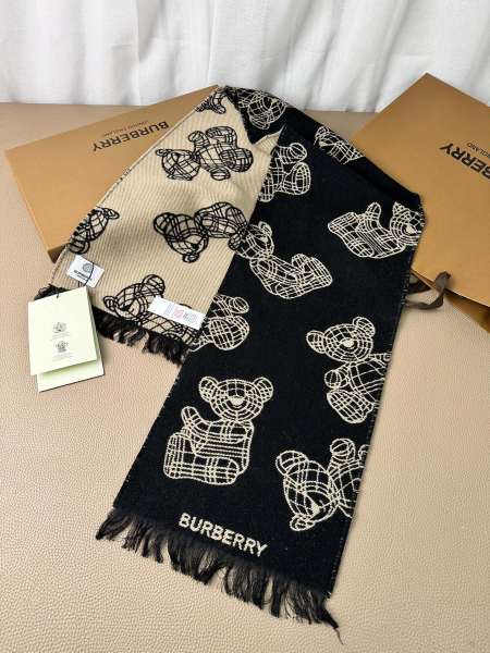 Streetwear Scarf BURBERRY 325644 size：127cm