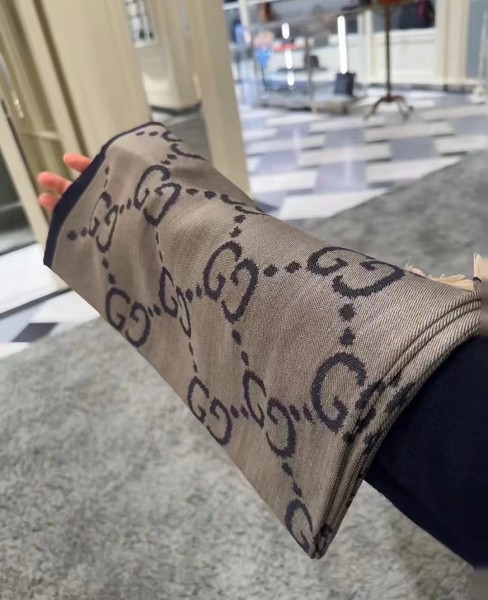 Streetwear Scarf GUCCI 325636 SIZE:210*70cm