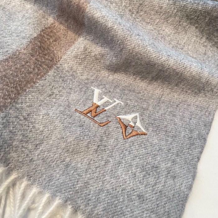 Streetwear Scarf LV 325582 SIZE:32*180cm