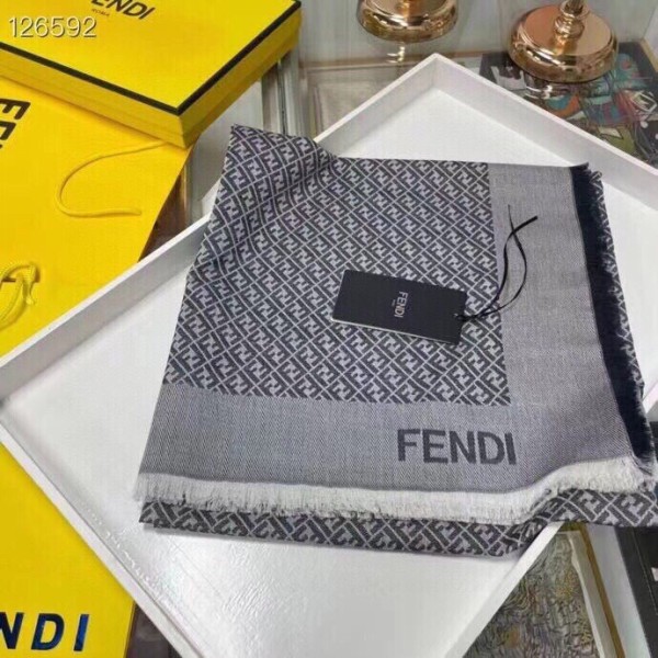 Streetwear Scarf FENDI 325594 SIZE:140x140cm 