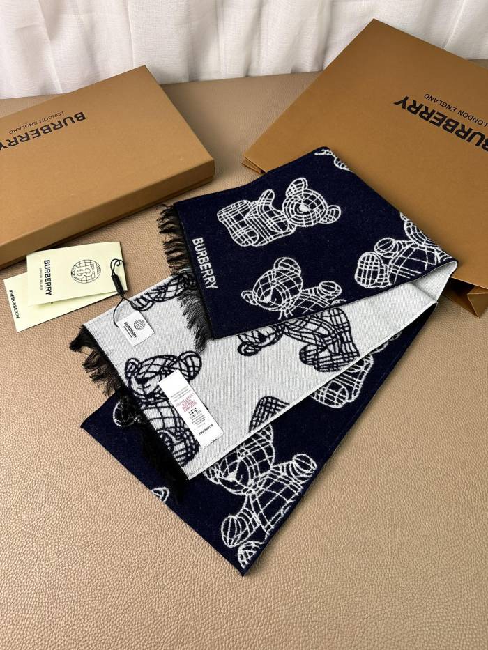 Streetwear Scarf BURBERRY 325645 size：127cm