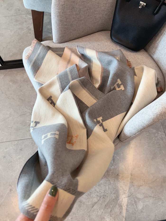 Streetwear Scarf Hermes   325487 size：30*180cm