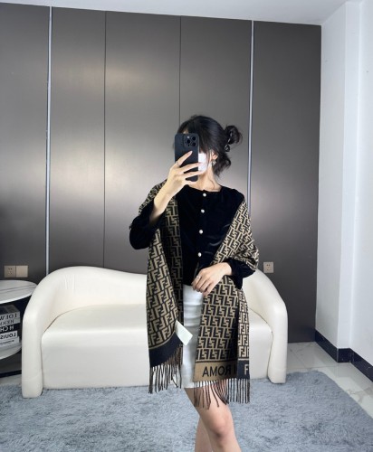 Streetwear Scarf FENDI 325559 SIZE:32X200cm