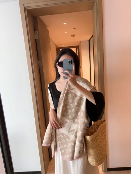 Streetwear Scarf LV 325467 SIZE:180*65cm
