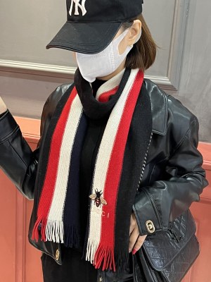 Streetwear Scarf GUCCI 325530 SIZE:30*180cm