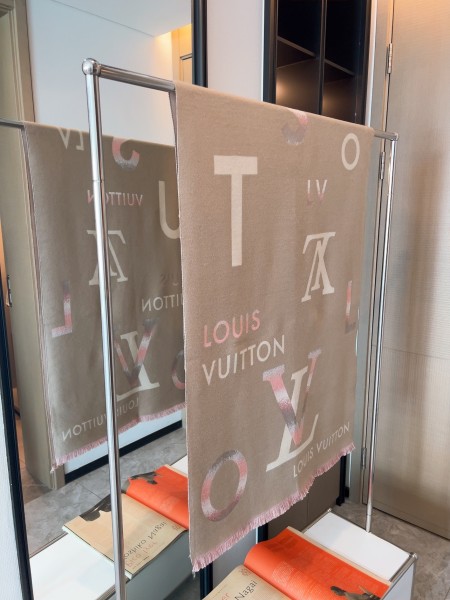 Streetwear Scarf LV 325511
