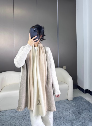 Streetwear Scarf LV 325554 SIZE:63cm*180cm