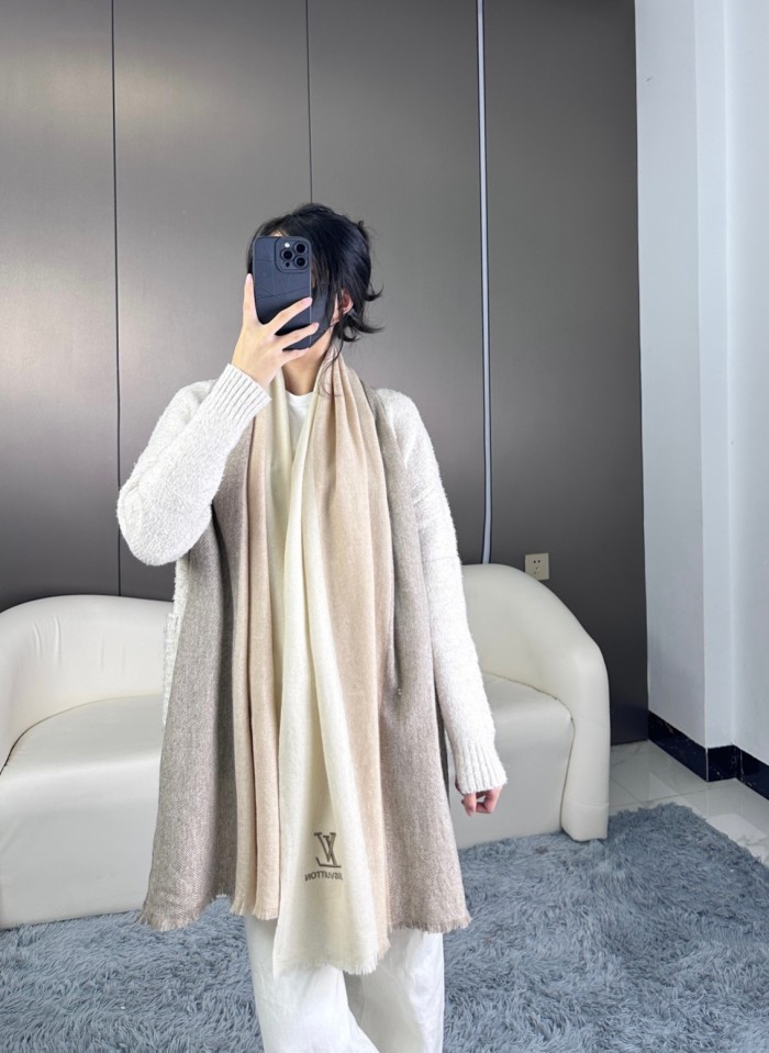 Streetwear Scarf LV 325554 SIZE:63cm*180cm