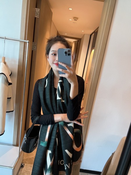 Streetwear Scarf LV 325508