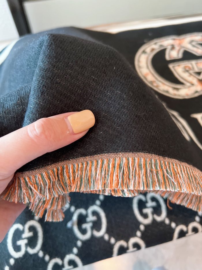 Streetwear Scarf GUCCI 325515 