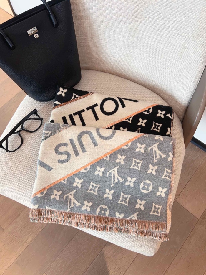 Streetwear Scarf LV 325469 SIZE:180*65cm