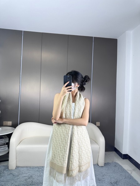 Streetwear Scarf FENDI 325560 SIZE:30X200cm