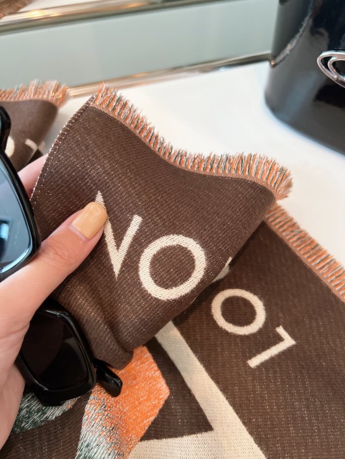 Streetwear Scarf LV 325511