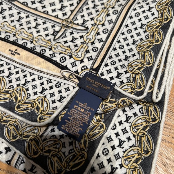 Streetwear Belt LV 325575 size:70*185cm