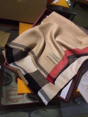 Streetwear Scarf BURBERRY 325464 size：70*200cm