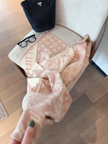 Streetwear Scarf LV 325468 SIZE:180*65cm