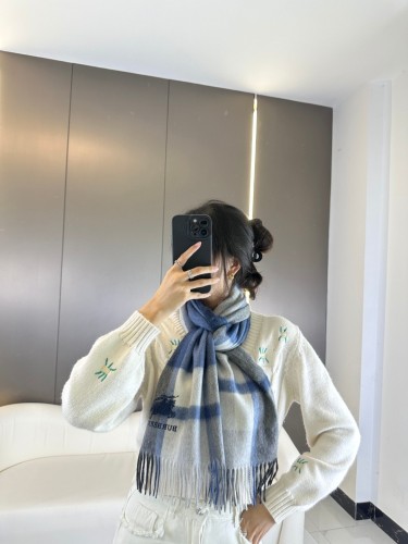 Streetwear Scarf BURBERRY 325566 size：32*180cm