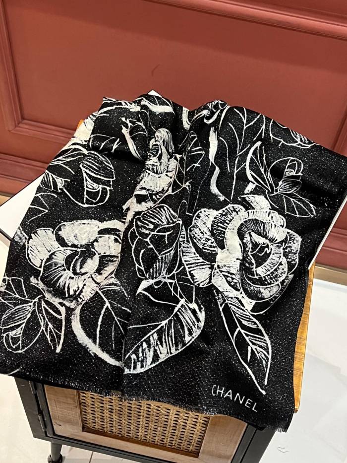 Streetwear Scarf CHANEL 325546 size:110*120cm