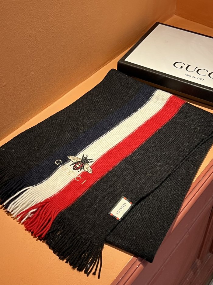Streetwear Scarf GUCCI 325530 SIZE:30*180cm
