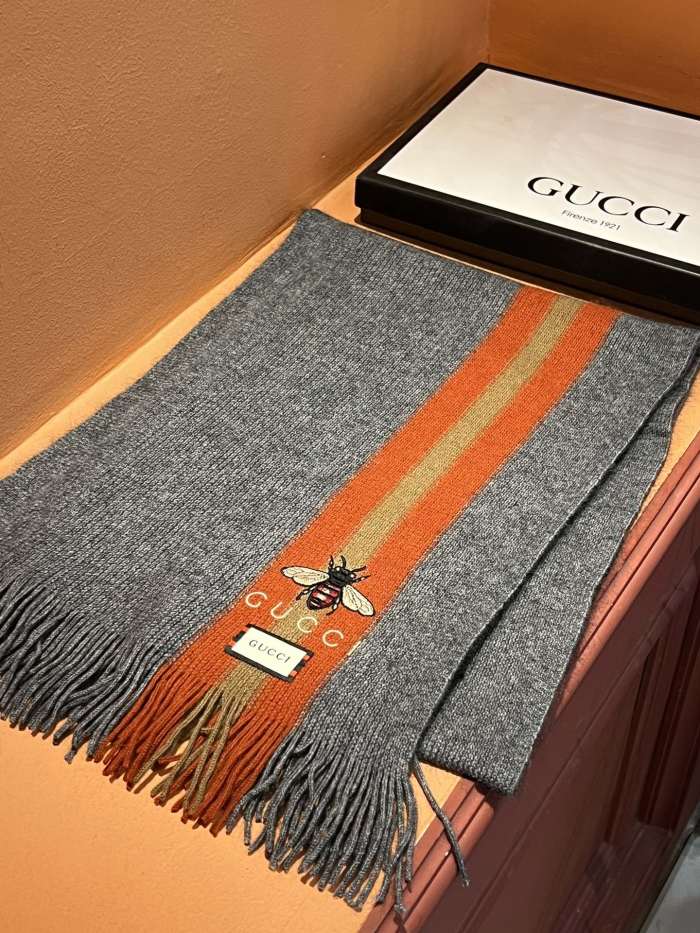 Streetwear Scarf GUCCI 325533 SIZE:30*180cm