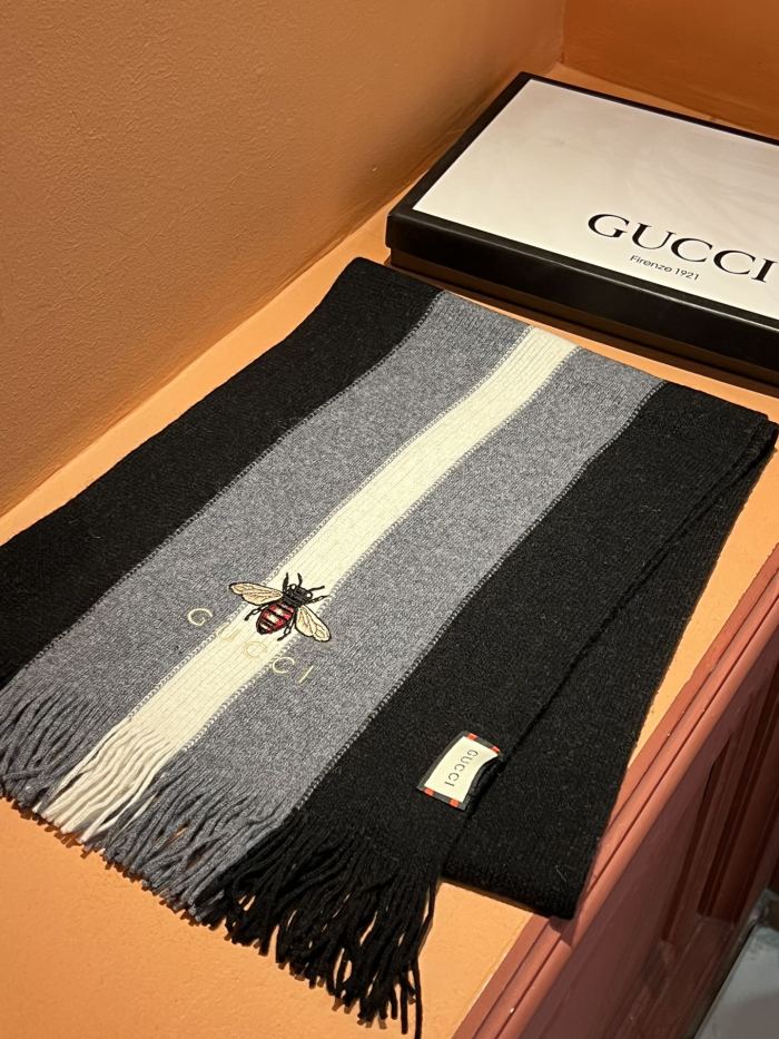 Streetwear Scarf GUCCI 325528 SIZE:30*180cm