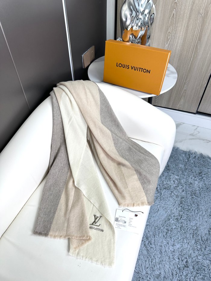 Streetwear Scarf LV 325554 SIZE:63cm*180cm