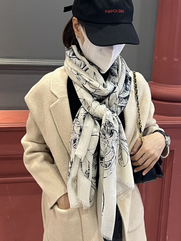 Streetwear Scarf CHANEL 325547 size：110*120cm