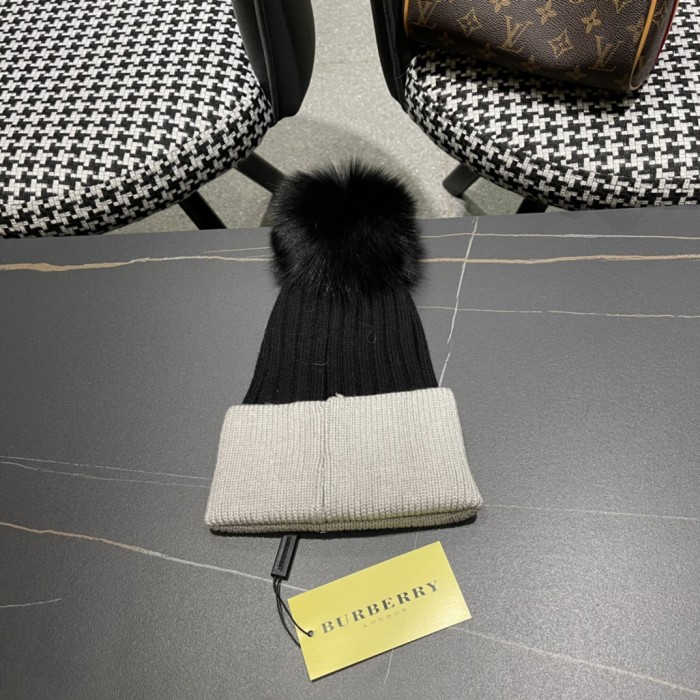 Streetwear Scarf BURBERRY 325398