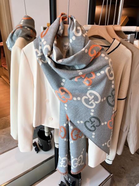 Streetwear Scarf GUCCI 325512