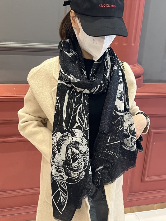 Streetwear Scarf CHANEL 325546 size:110*120cm