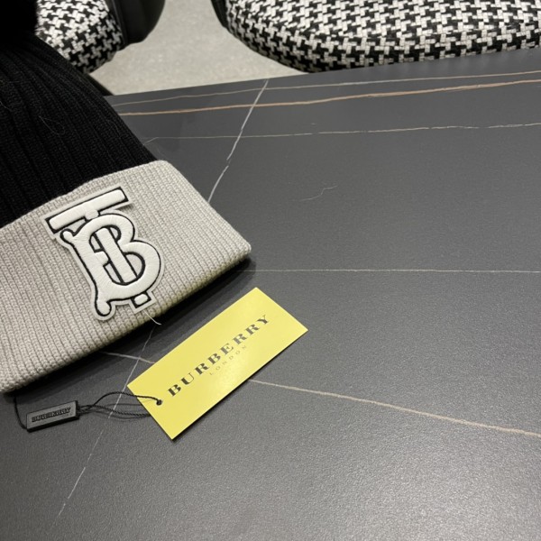 Streetwear Scarf BURBERRY 325398