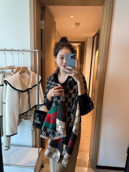 Streetwear Scarf GUCCI 325517 SIZE:180*70cm