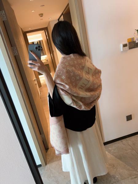 Streetwear Scarf LV 325468 SIZE:180*65cm