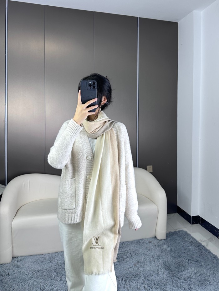 Streetwear Scarf LV 325554 SIZE:63cm*180cm