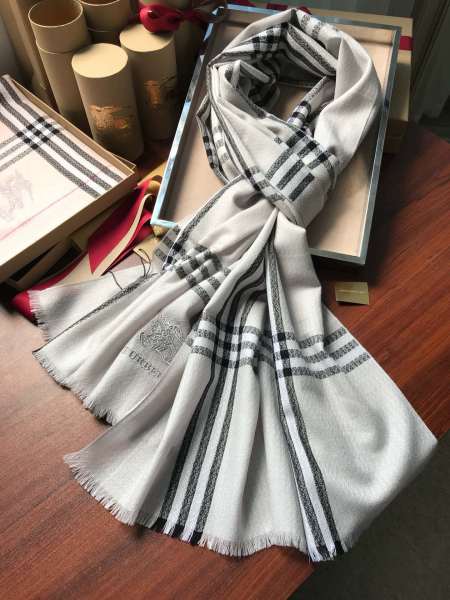 Streetwear Scarf BURBERRY 325507 size：220*70cm