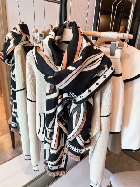 Streetwear Scarf LV 325522