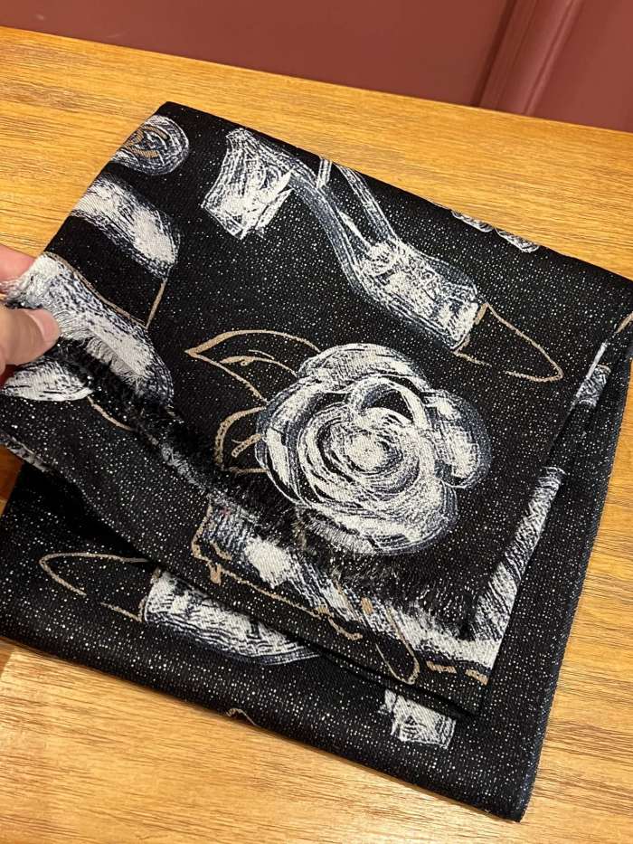 Streetwear Scarf CHANEL 325525 size：110x200cm 