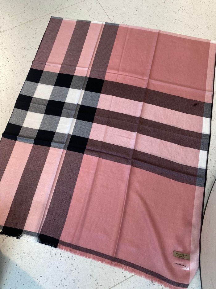 Streetwear Scarf BURBERRY 325463 size：70*200cm