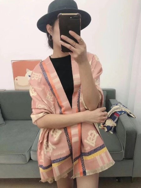 Streetwear Scarf BURBERRY 325498 size：180✖65cm
