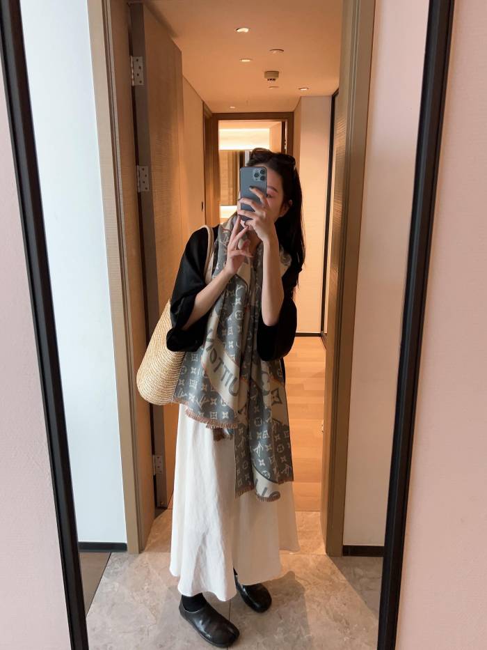 Streetwear Scarf LV 325469 SIZE:180*65cm