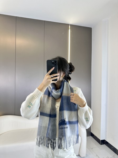 Streetwear Scarf BURBERRY 325566 size：32*180cm