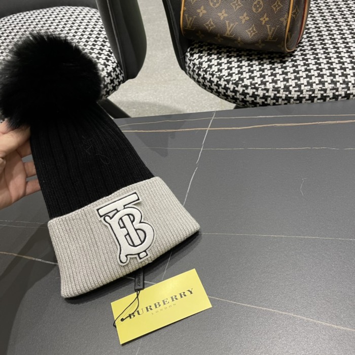 Streetwear Scarf BURBERRY 325398